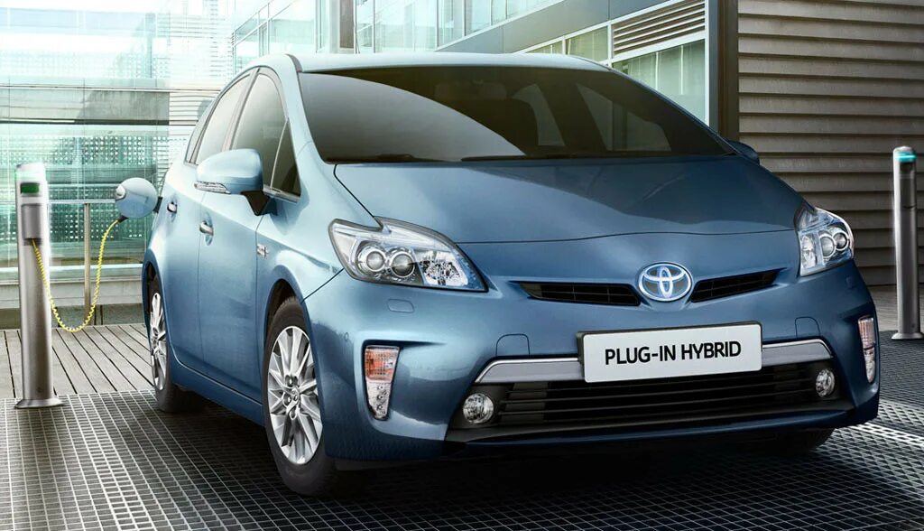 Тойота Приус левый руль. Prius 300. Тойота Приус леворульная. Toyota Prius Plug-in Hybrid '2023. Гибрид купить минск