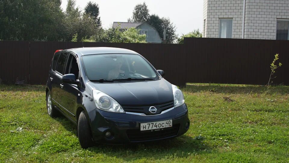 Купить ниссан ноут автомат. Nissan Note 1.6 2010. Ниссан ноут 1.6. Nissan Note 1.6 2008. Ниссан ноут 2008г.