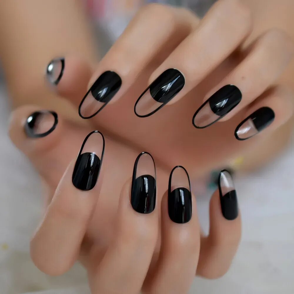 Ногти прозрачный черный. Черные ногти. Наращивание ногтей черные. Черный прозрачный маникюр. Чёрный маникюр на длинные ногти.