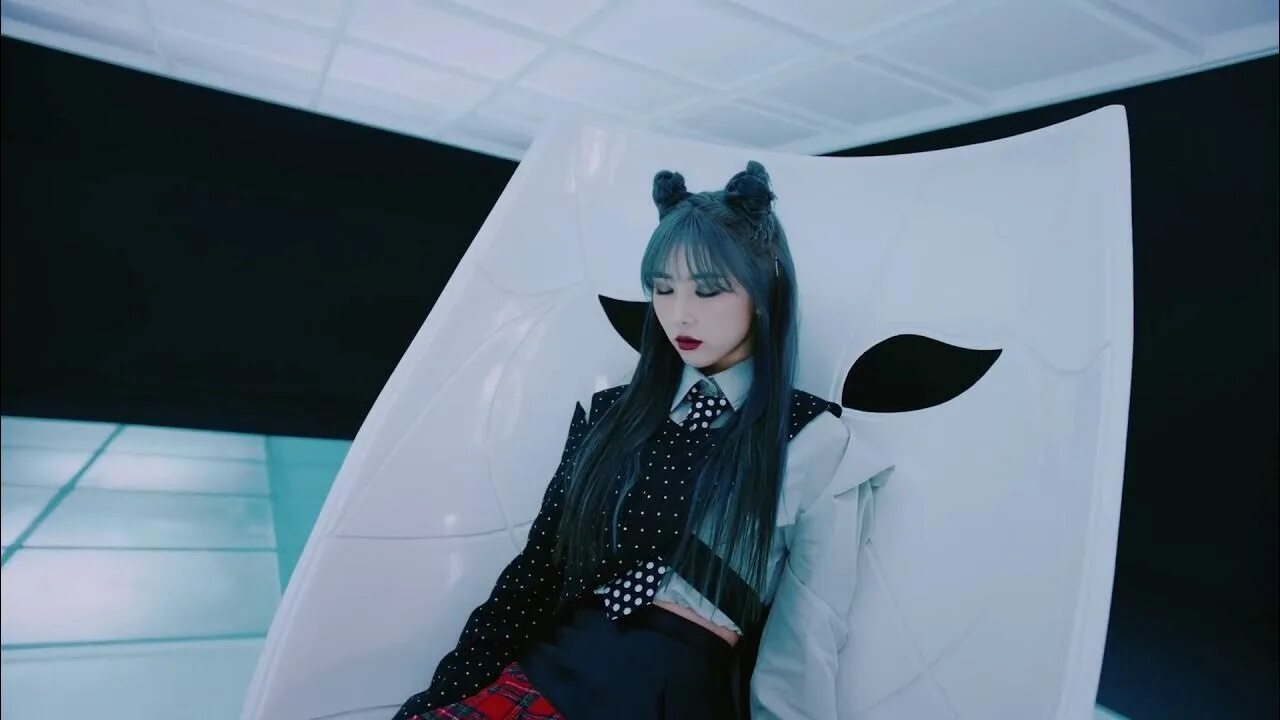 Dreamcatcher участницы 2021. Dreamcatcher odd. Dreamcatcher odd. Dreamcatcher siyeon odd eye. Dreamcatcher kpop odd eye.