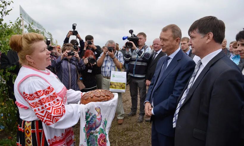 Брянские новости стародубский район сегодня. Брянская область Стародубский район село селище. Фермерское хозяйство Пуцко Брянская область. Хозяйство Пуцко фермерское Брянская область Стародубский район. Меленск Стародубский район Брянская область.