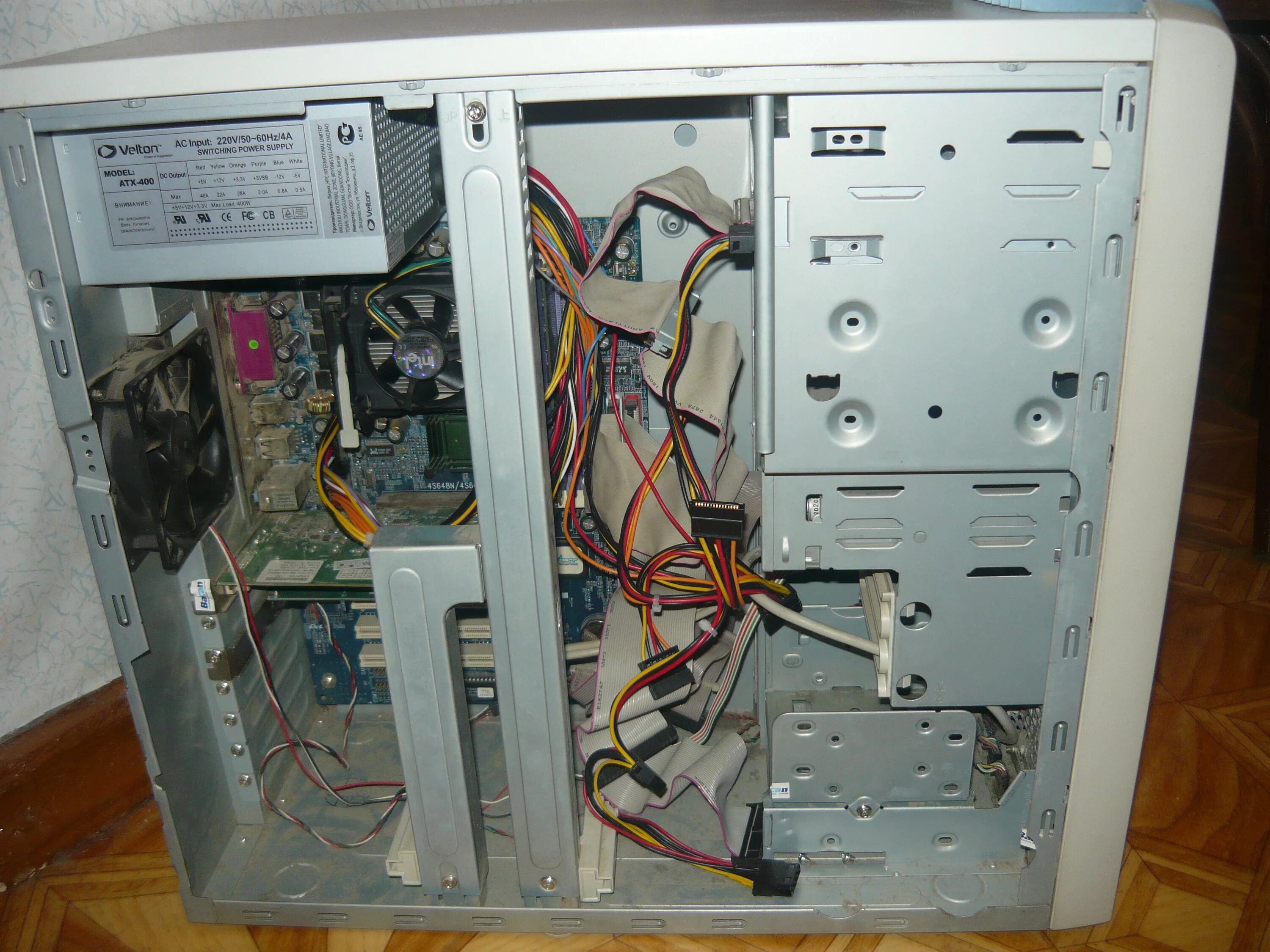 Разбил пк. Поломанный компьютер. Сломанный ПК. Комп. Старый компьютер сломался.