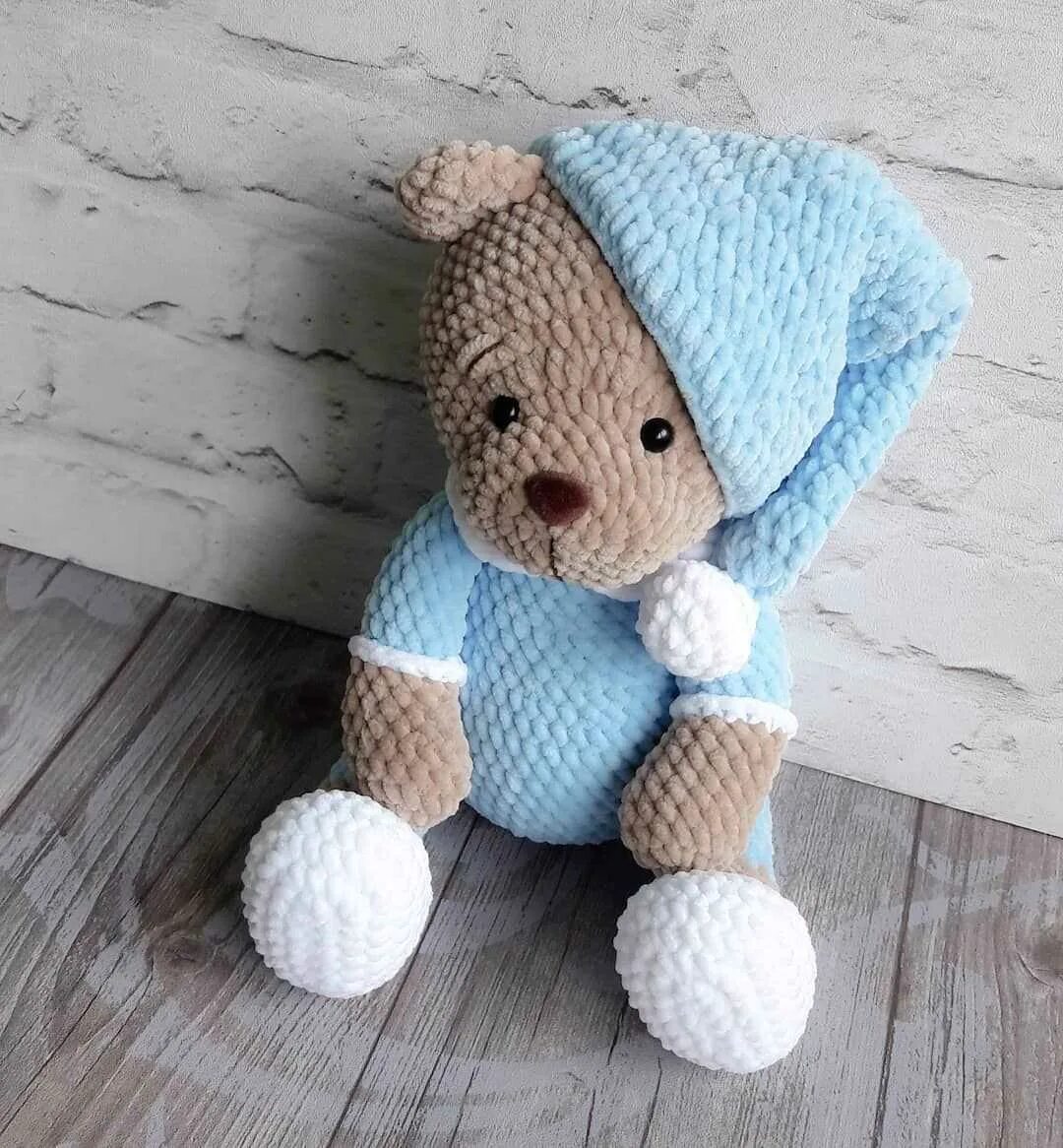 Вязаные мини игрушки. Вязаный мишка. Круглая салфетка крючком схемы и описание. Схема вязания подошвы для пинеток крючком. См крючком.