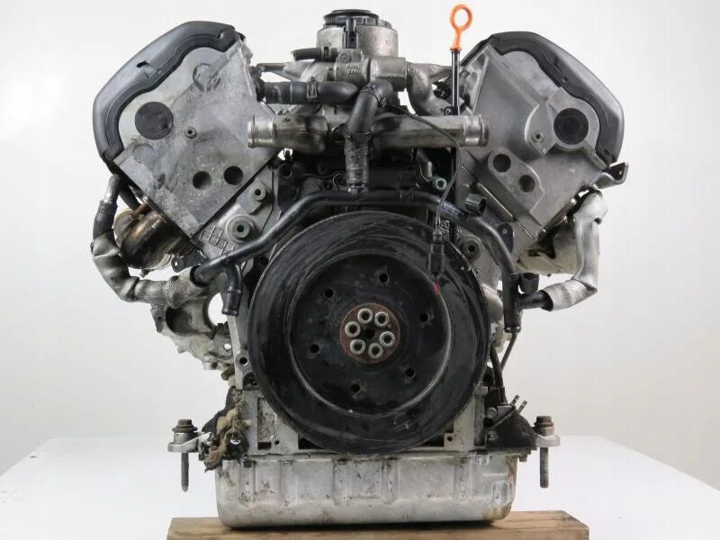 Двигатель туарег 5. Volkswagen touareg v 10 5 0 tdi. 5 дизель v6. Двигатель v10 туарег. V10 5.