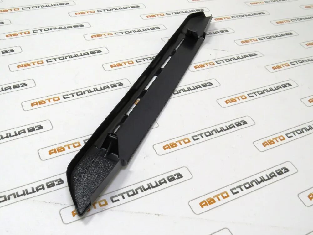 Дефлектор обогрева лобового стекла рено дастер. Дефлектор обогрева. Сопло обогрева бокового стекла ваз 1118. Обдув боковых стекол 2114. Дефлектор решётки лобового стекла ларгус.