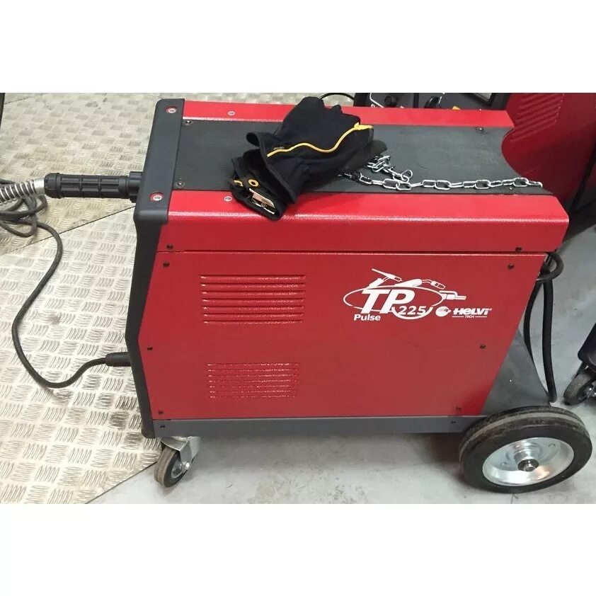 Helvi tp 220 pulse. Сварочный полуавтомат хелви 160. silvermig 199 synergic. helvi tp 220 pulse synergic.