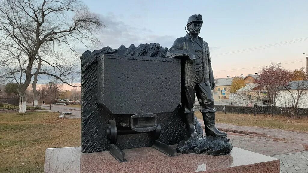 старатели шахтер. фото мальчика шахтера. артель полярная чукотка. у четырех шахтеров. чукотка артель старателей шахтер работники.