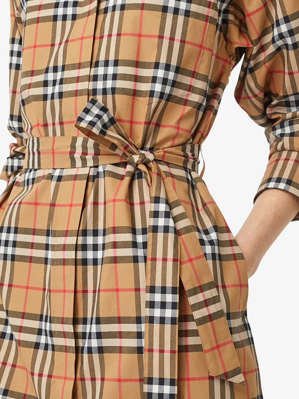 Клетка burberry. Бёрбери платья. Платье Барбери женское. Клетка Барбери. Рубашка Бёрбери в клетку.