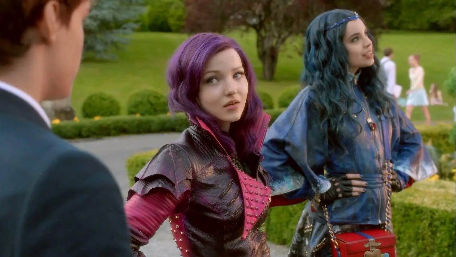 Наследники сильных. Одри наследники 3. Пак шин хе наследники. Безрукова е. Наследники дисней карлос.