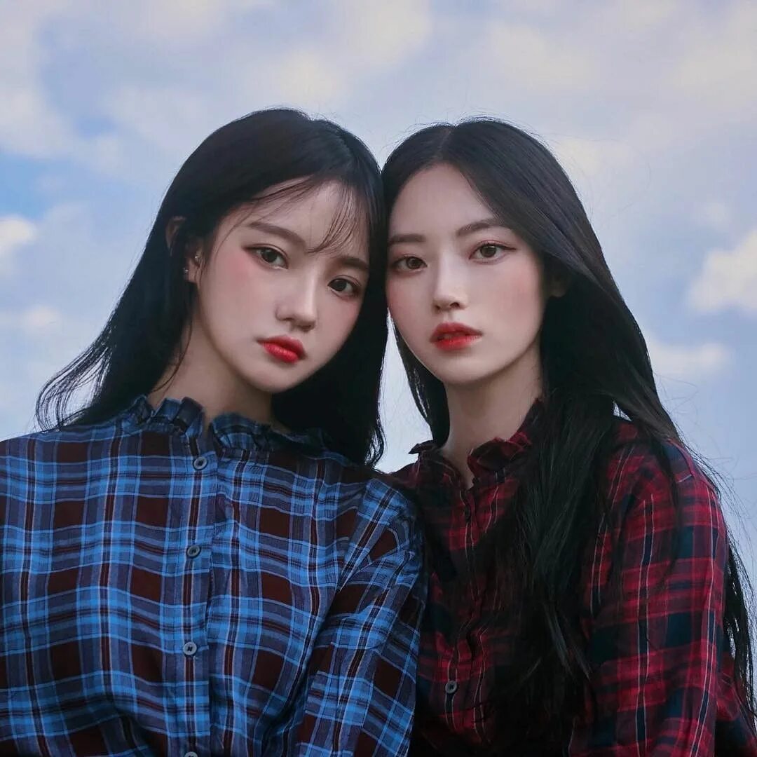 Корейские девушки подруги. Улззанг ольджан пара. Две кореянки подруги. Две кореянки. Две кореянки.
