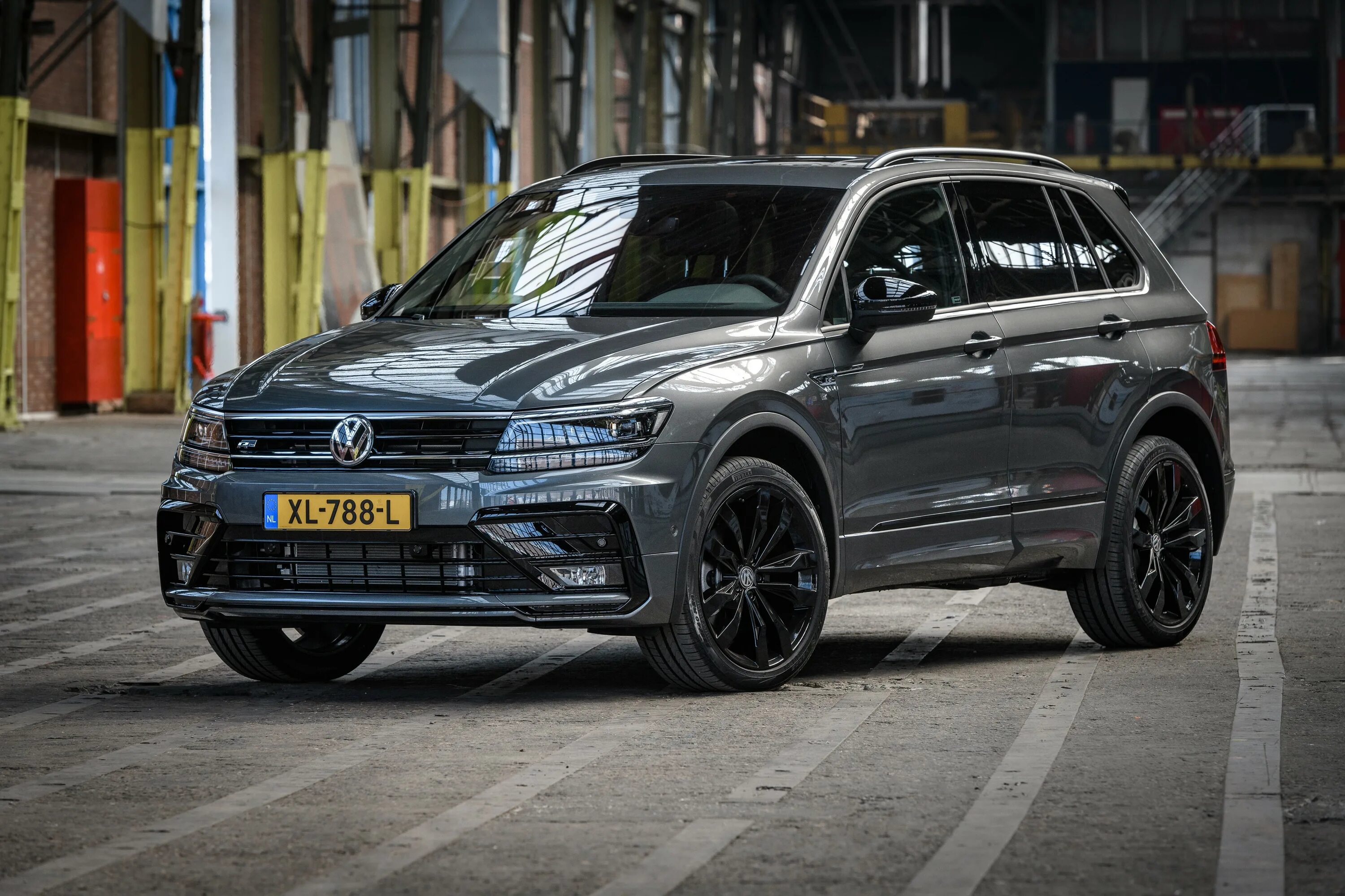 Tiguan r. Volkswagen tiguan 2025 r line black. volkswagen tiguan r-line black style 2018. volkswagen tiguan 2019 r line black. vw tiguan 2 r line.