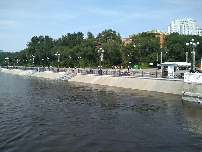 Левый берег хабаровск. Левый берег хабаровск. Максимальное половодье на левом берегу амура. Хабаровск на берегу амура. Левый берег амура хабаровск.