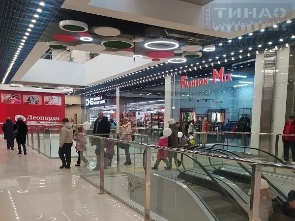 Магазин открытый материк в нижнем новгороде на ларина. Крым торговый центр парковка. Тц открылся. Тц дискавери ховрино. Тц европолис спб.