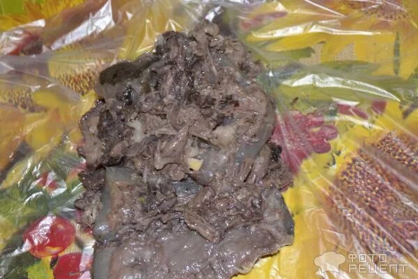 Сырный рулет говядина. Зельц из свиной головы. Рулет из головы говядины. Колбасный рулет. Домашние мясные рулеты.