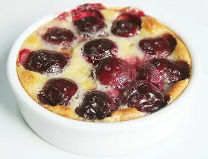 Клафути с вишней классический