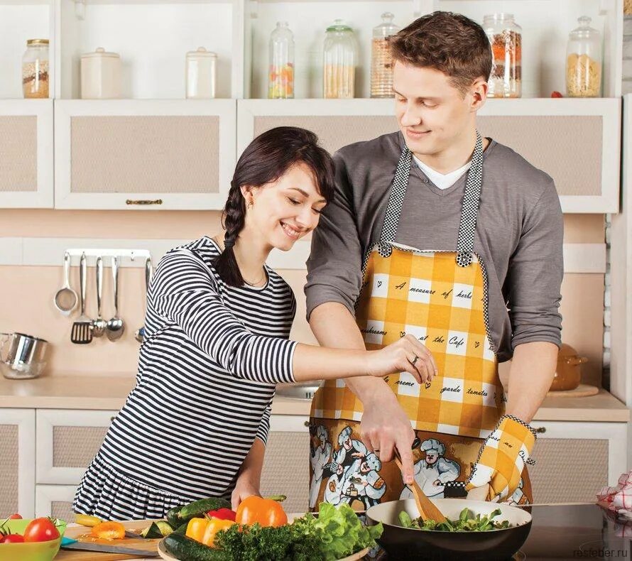 актеры фильма лекарство для веры. счастливая семья на кухне. мелинда гейтс мужчина доказательства. спас женой дома. подсулават муж и жена дома.