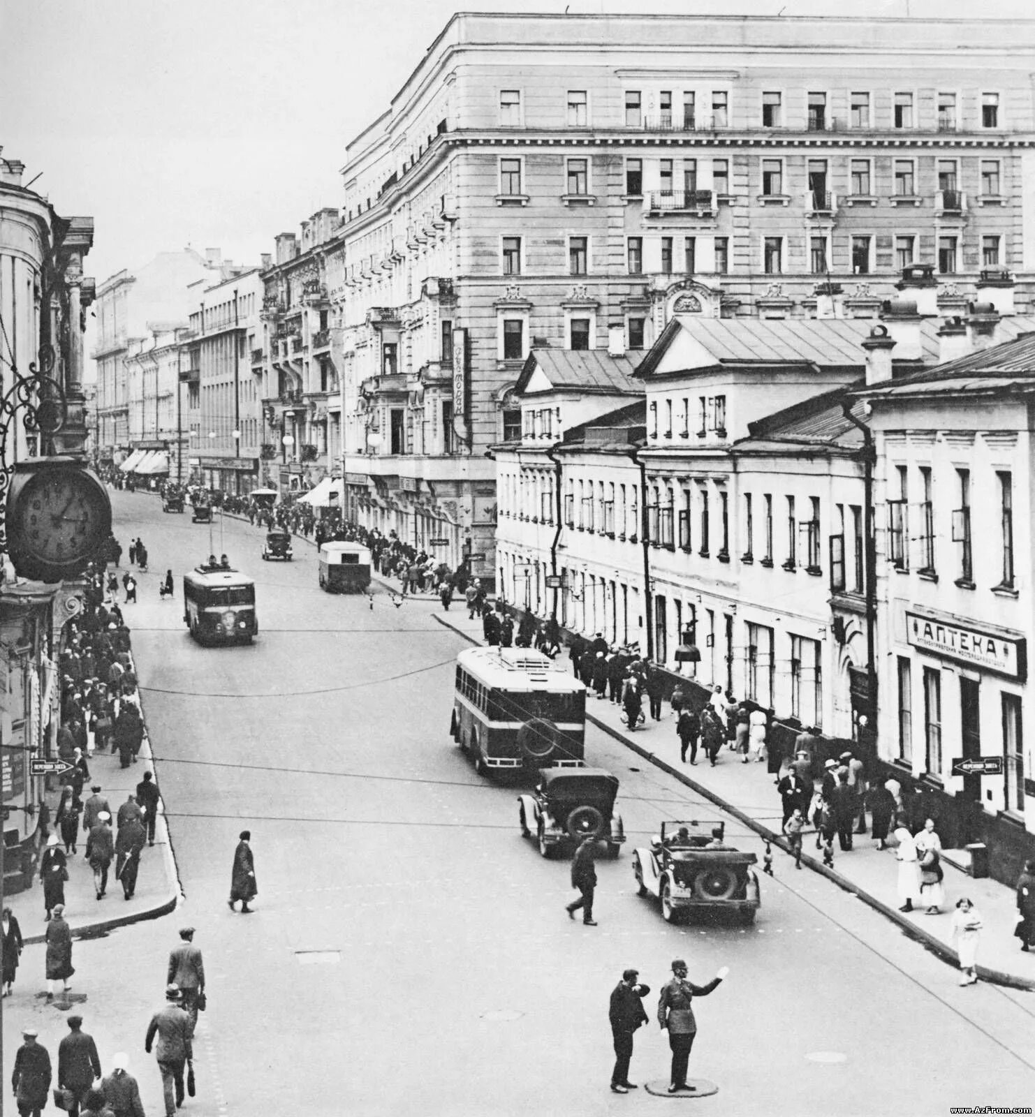 Старая тверская улица. Тверская улица 1900 год. Старая тверская улица. Тверская улица москвы 20 век. Тверская улица 1900 год.