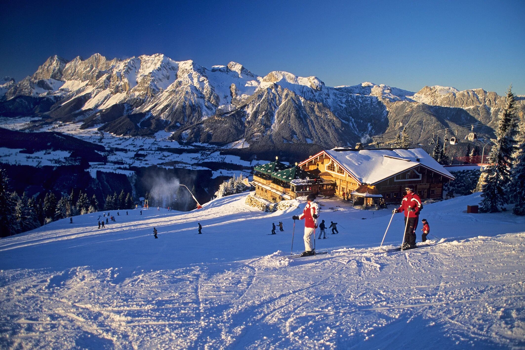 Сайты горных курортов. Шладминг Австрия горнолыжный курорт. Китцбюэль горнолыжный курорт. Австрия Альпы горнолыжные курорты. Шладминг Штирия.