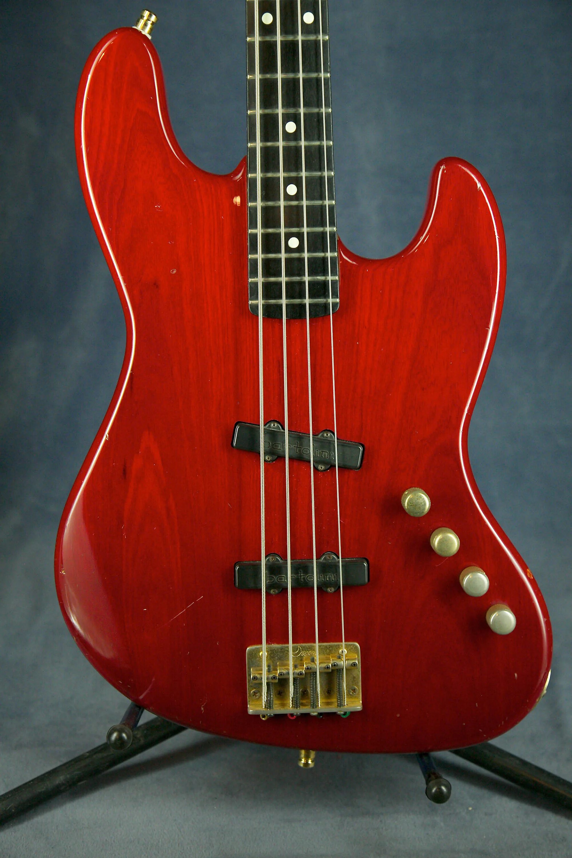 Moon custom guitars. Baton rouge x2s/ac-pg. гитары moon. гитара ребел. синяя гитара.