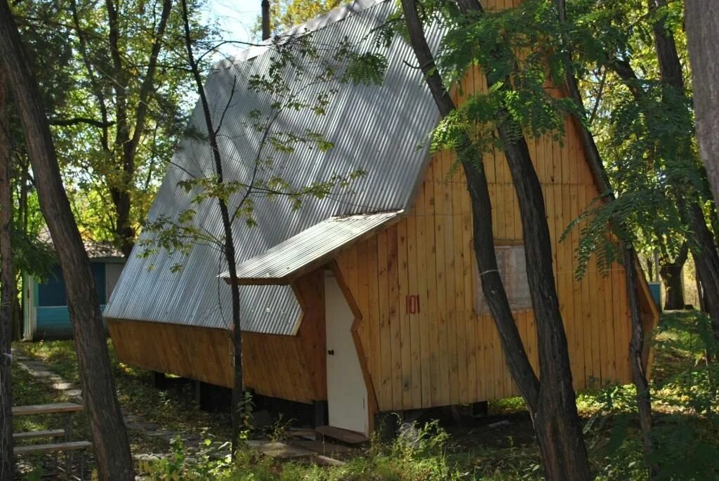 Сосенках малая царевщина. Царевщина турбаза. Турбаза островок энгельс. База отдыха сосенки царевщина. Турбаза островок царевщина.