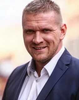 Актер азаров