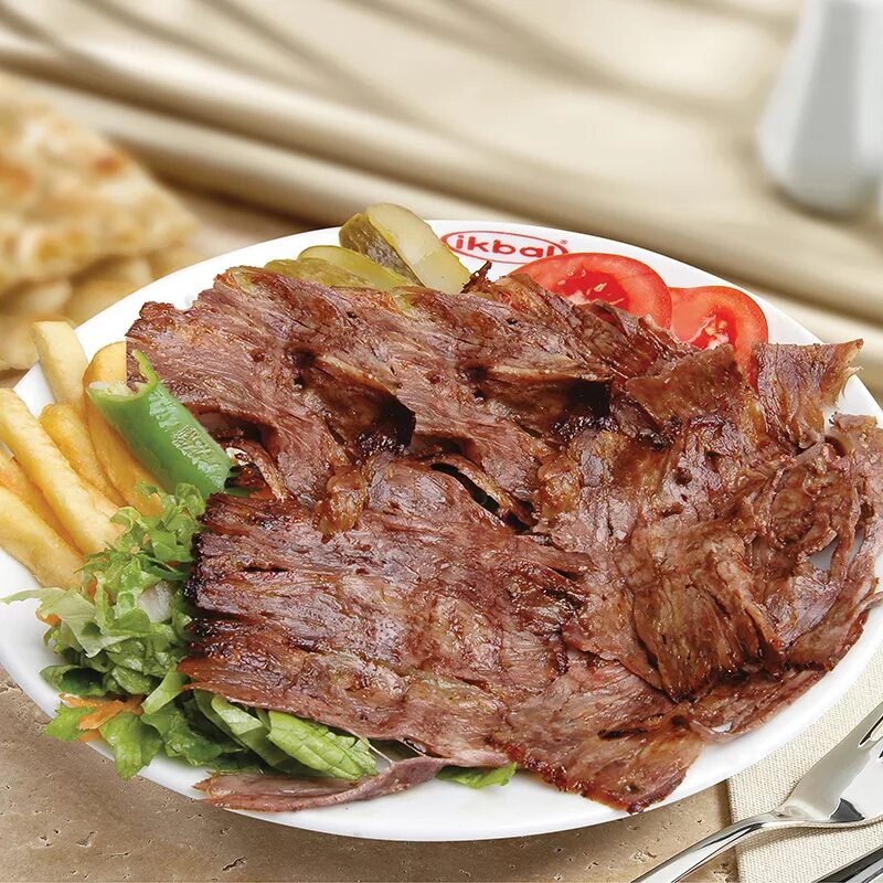 Iskander bluda блюда искандер. Iskander bluda блюда искандер. Донер на тарелке. Пилав донер. Искендер кебаб с курицей с рисом.