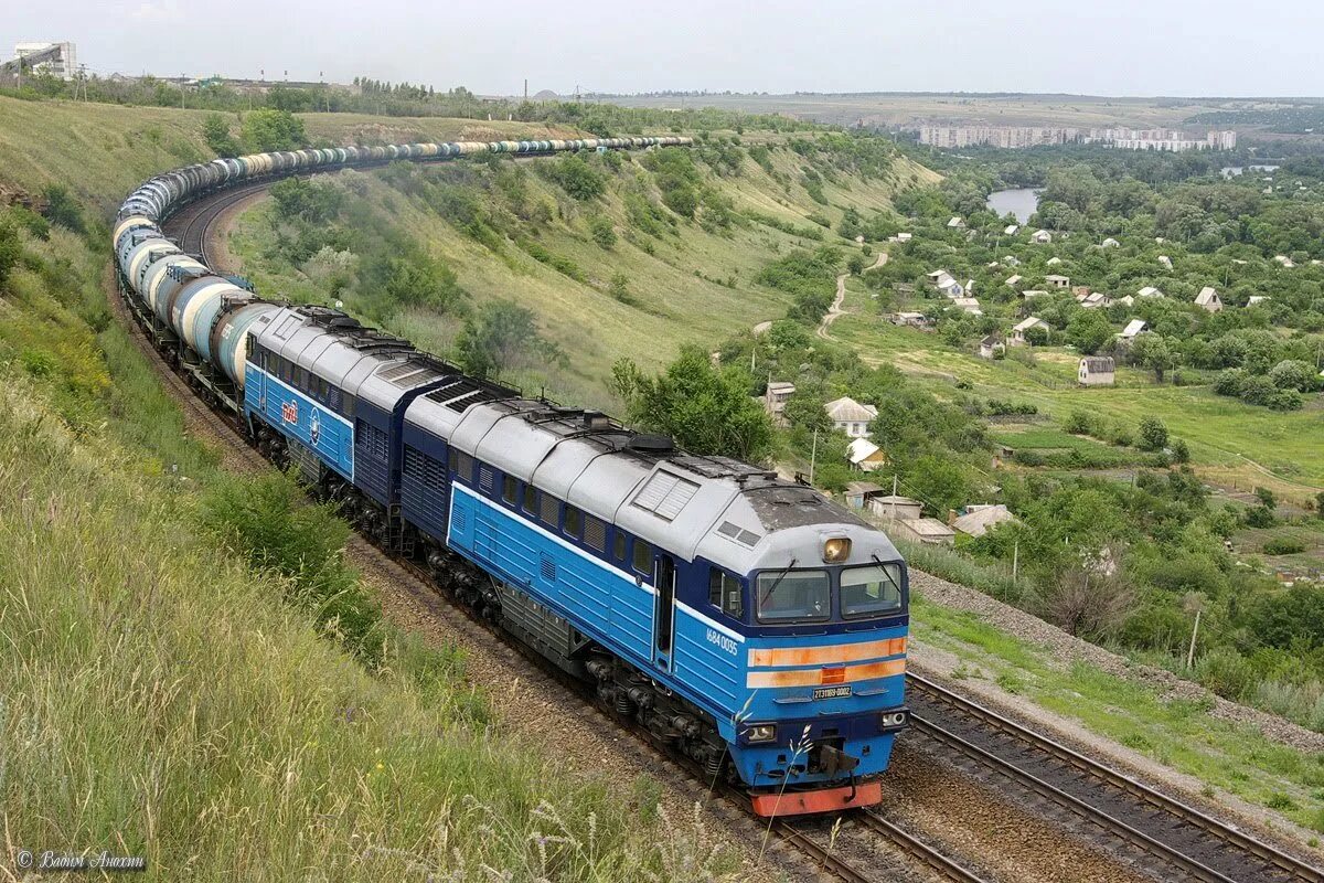 Железнодорожный транспорт. Поезда грузовые и пассажирские. Товарный поезд. Железнодорожный транспорт России.