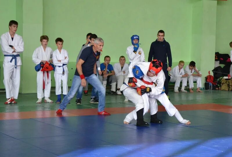 Краснодар рукопашный. Рукопашный бой краснодар стасова свободная клуб лидер. Турнир по рукопашному бою. Соревнования по армейскому рукопашному бою 29. Рукопашный бой краснодар стасова.