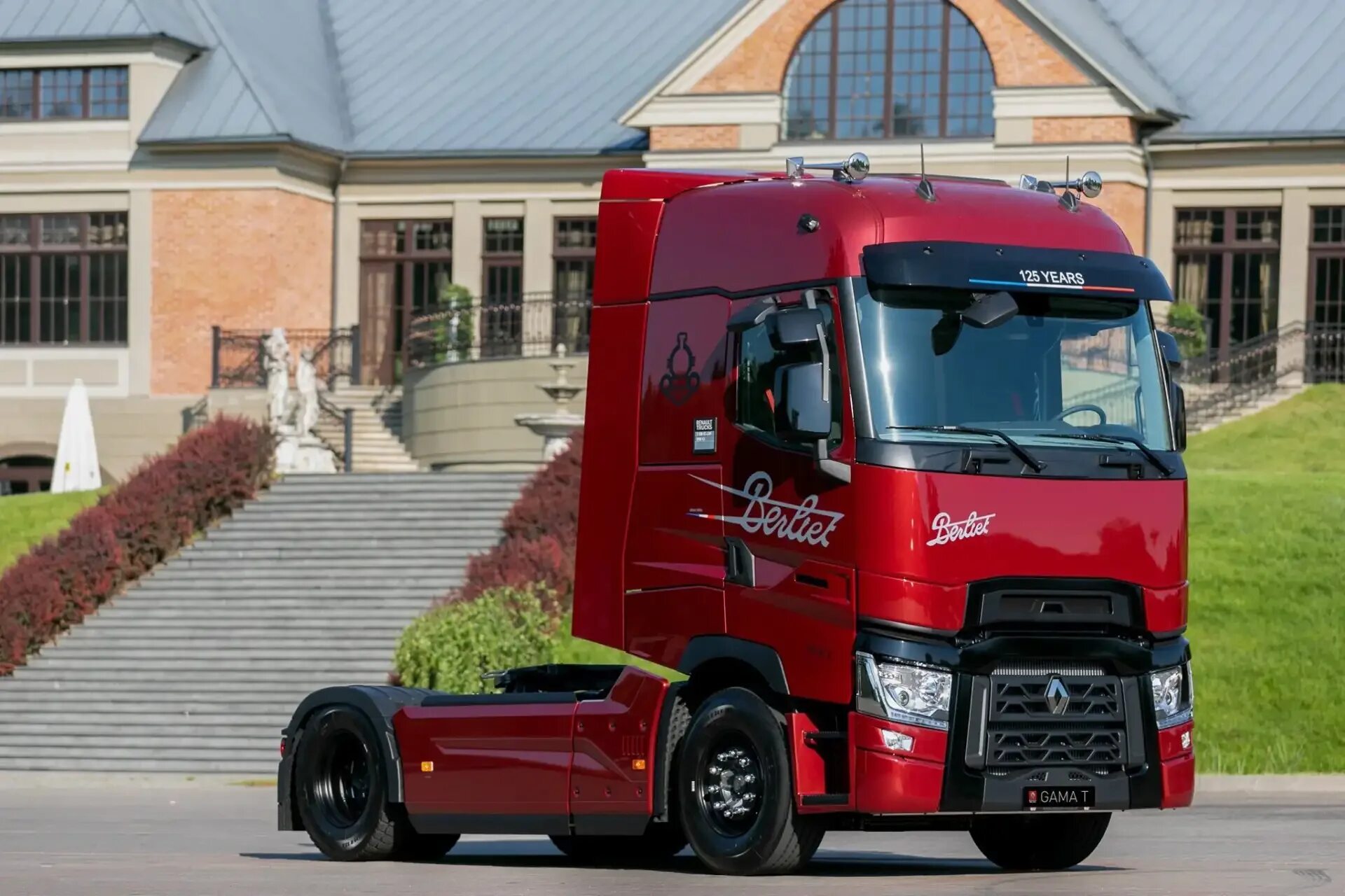 Renault грузовой. Renault Trucks t. Рено т EVO 2021. Renault Trucks t 2021. Рено тягач 2020.