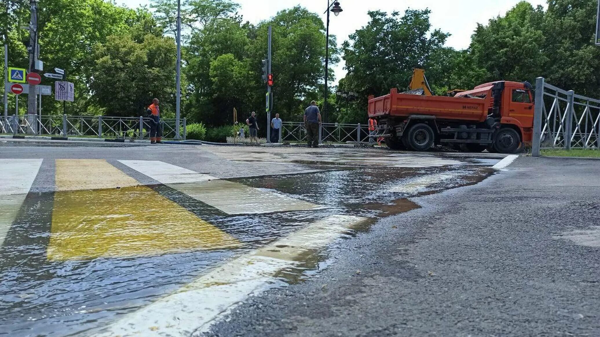 Симферополь без воды. Симферополь центр города авария. ДТП Симферополь центр города. Центр Симферополя 2022. Крым реконструкция.