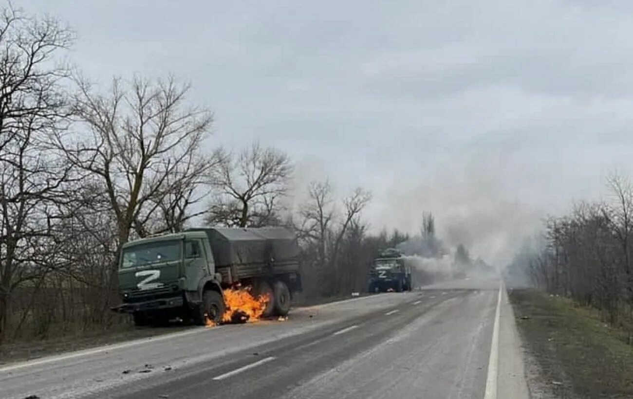 Где подбили колонну. Где подбили колонну. Разгром украинской колонны. Где подбили колонну. Разбитые колонны росгвардии под киевом.