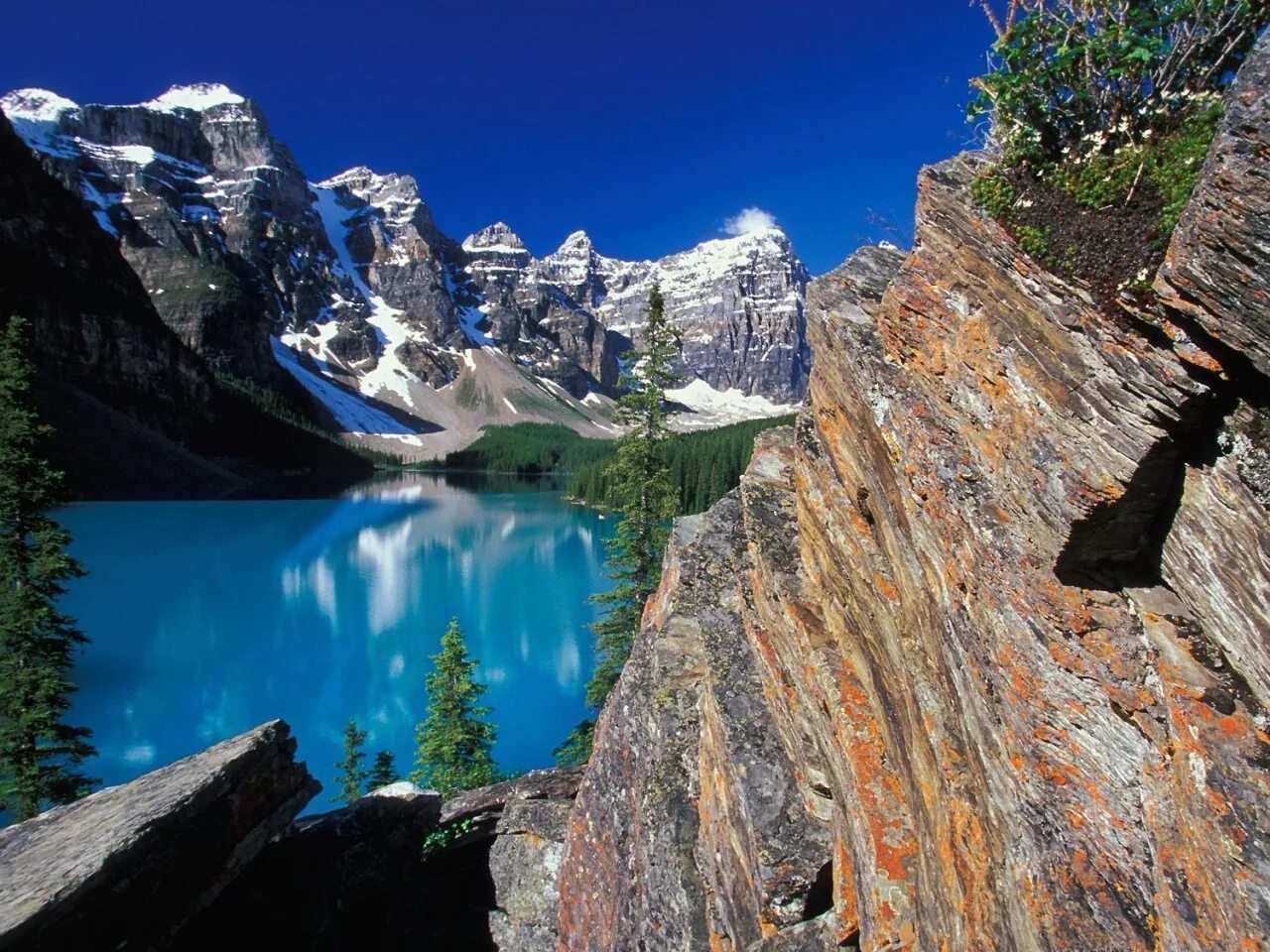 Невероятные горы. Национальный парк Банф, Канада. Ледниковое озеро Морейн, Канада. Банф Канада Морейн. Озеро Морейн. Национальный парк Банф.