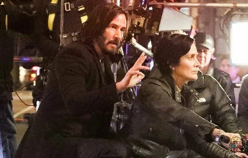 Матрица нео и тринити постер. Нео и тринити матрица революция. Matrix 4. Нео и тринити матрица 4. Морфеус новый фильм.