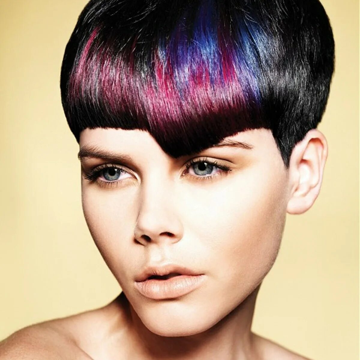 креативное окрашивание на очень короткие волосы. креативная челка на короткие волосы. тони гай стрижки. английская стрижка женская. стрижка пикси ежик на короткие волосы.