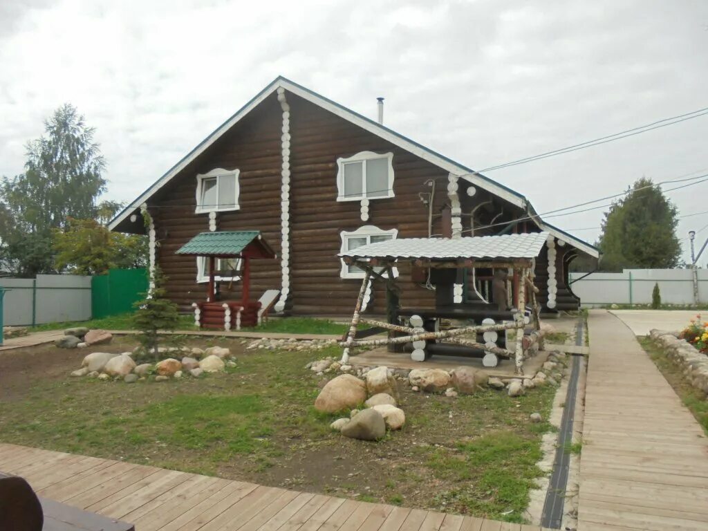 Гостевой дом устюг. Гостиница на волге великий устюг. Гостиница три богатыря великий устюг. Великий устюг ул кирова 45а гостевой дом. Гостиница двина великий устюг.