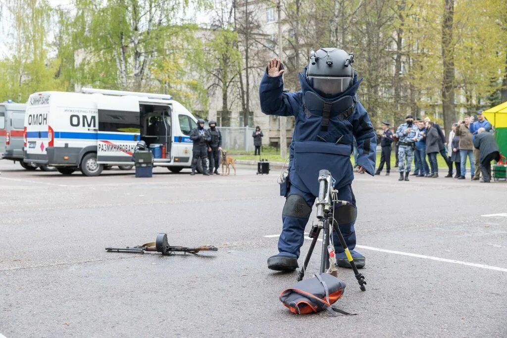 Теракт в Санкт-Петербурге в метро 2017. Теракт 2017 метро Петербург. Опасные фотографии.