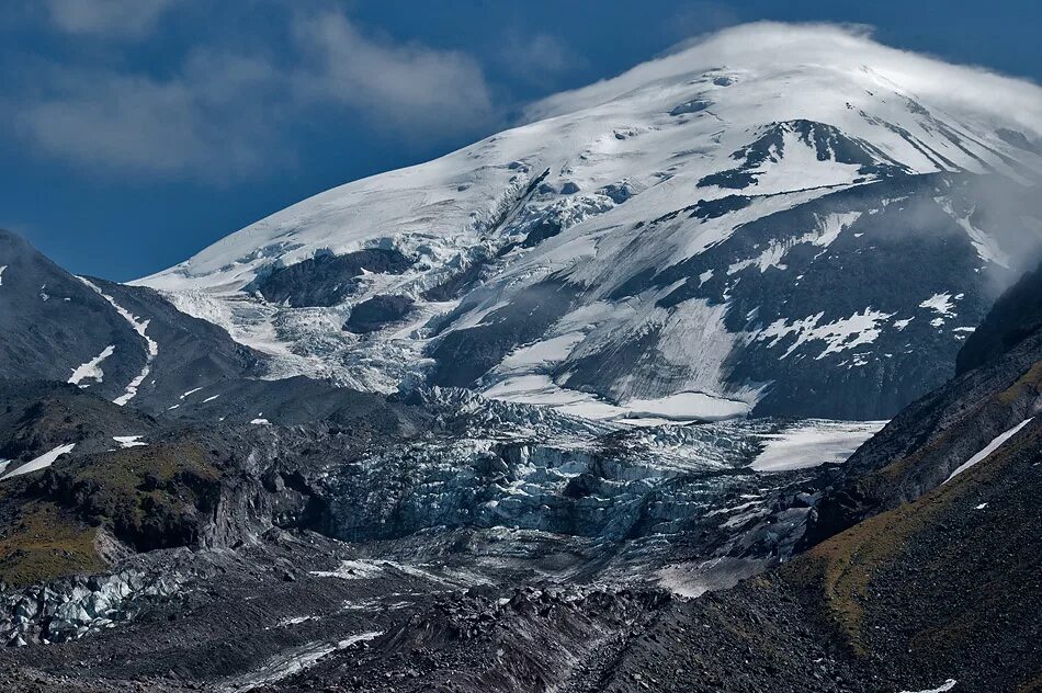 Ледник тюшевский камчатки. Кратер вулкана мутновский камчатка. Ледник вулкан. Volcanic glaciers. Ледник вулкан.