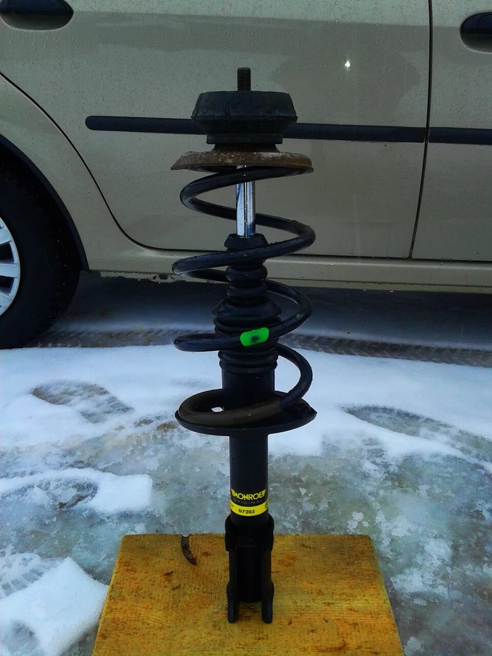 Замена передних стоек - Renault Logan (1G), 1,6 л, 2010 года своими руками DRIVE