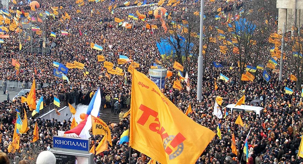 Orange revolution. Оранжевая революция на Украине. Ющенко оранжевая революция. Оранжевая революция 2004. Помаранчева революція.