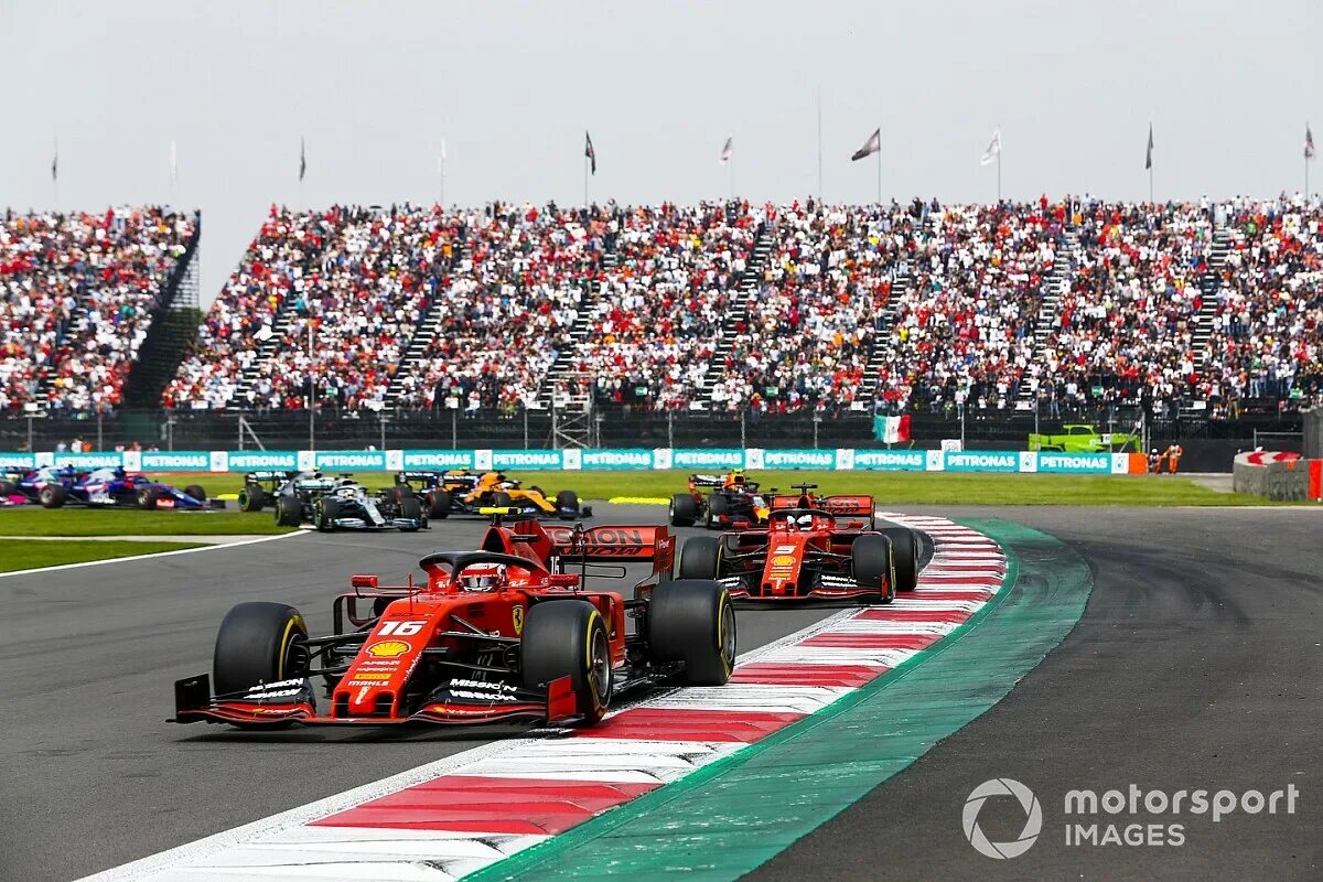 Начать гонку. Старт f1. Formula 1 старт. Первая гонка формулы 1. Ф1 гонка старт.