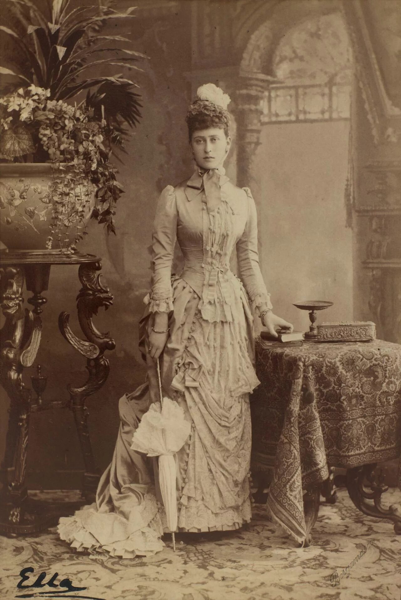 Contract grand duchess
