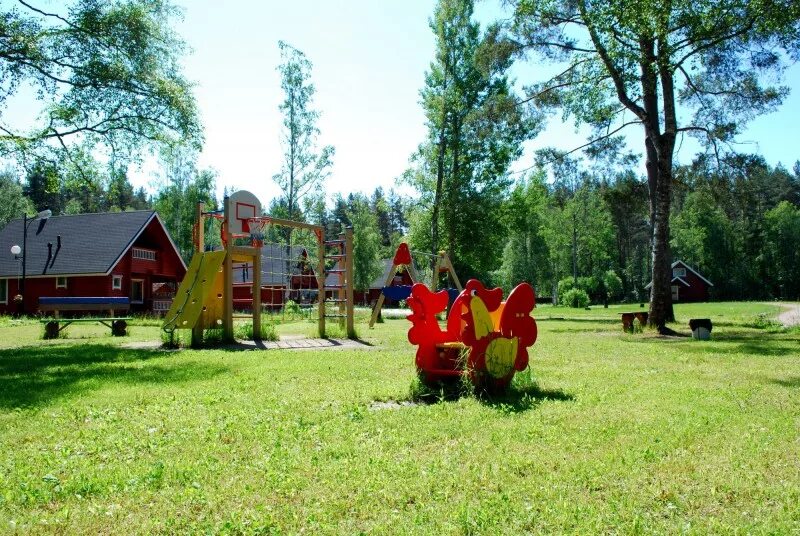 База green. Green Village Лосево. Green Village Ленинградская область. Лагерь Грин Вилладж СПБ. Грин Виладж база отдыха 2022.