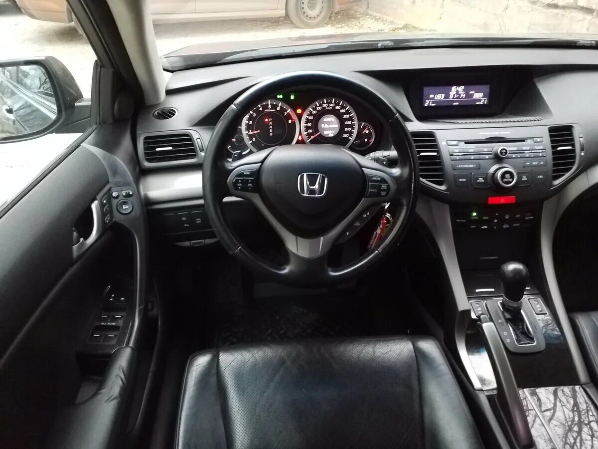 Схема датчиков 2,4 л хонда аккорд 8. Хонда аккорд 8 салон. 4 салон. Honda accord 8 2008 салон. Honda accord 8 салон.