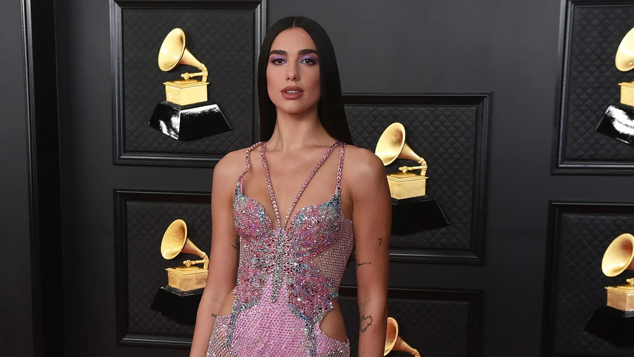 Dua Lipa Грэмми 2021. Дуа липа Grammy 2021. Dua Lipa 2022. Дуа липа Грэмми 2021 платье.