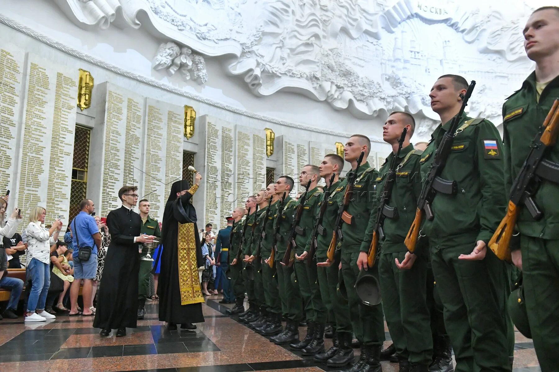 Поклонная гора присяга. Москва присягнула. Москва присягнула. Присяга на поклонной горе 2022г. Москва присягнула.