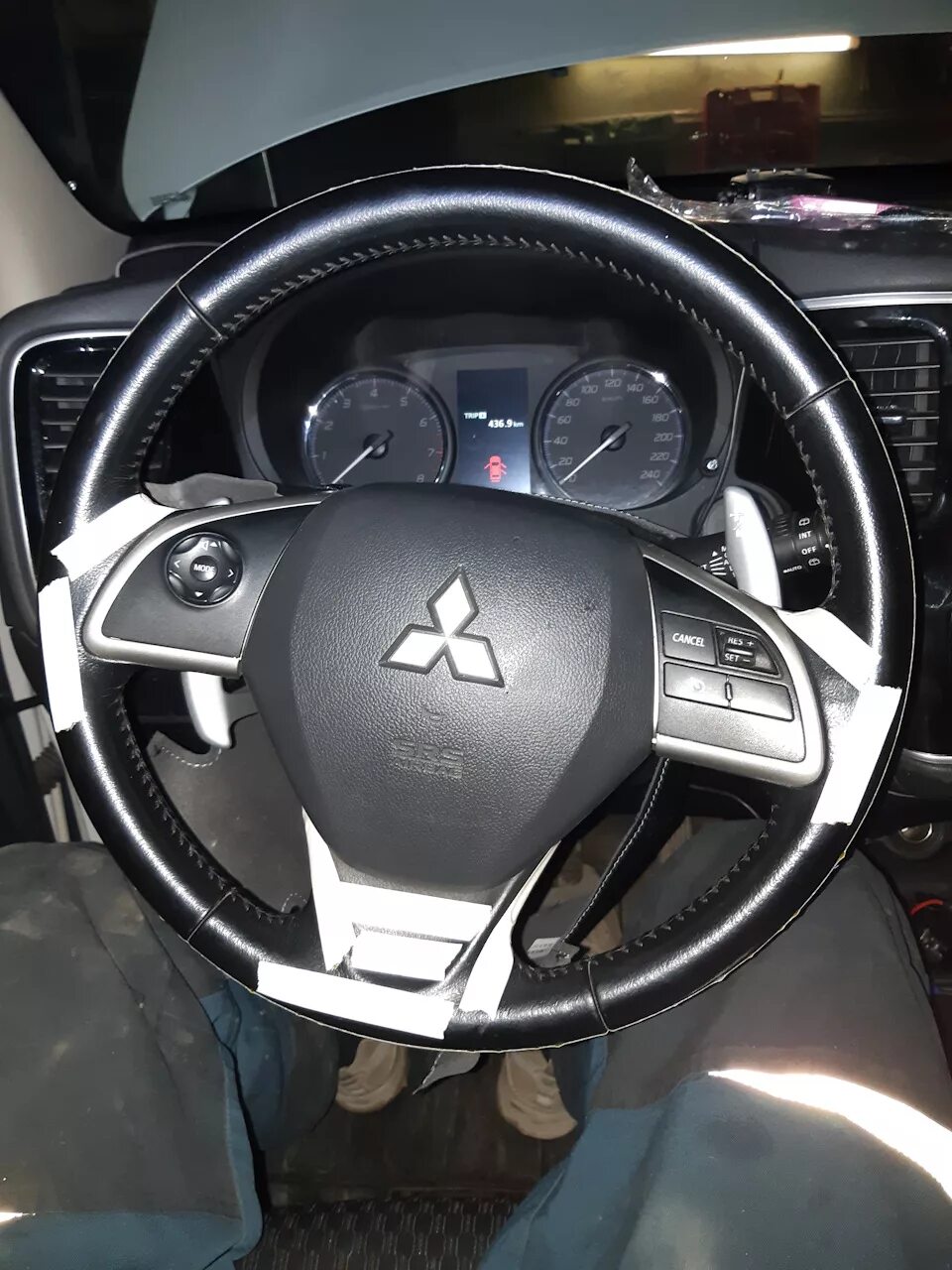 Mitsubishi outlander руль. Руль Митсубиси Аутлендер 2014. Руль Mitsubishi Outlander. Руль Mitsubishi Outlander 3. Руль от Mitsubishi Outlander 3.