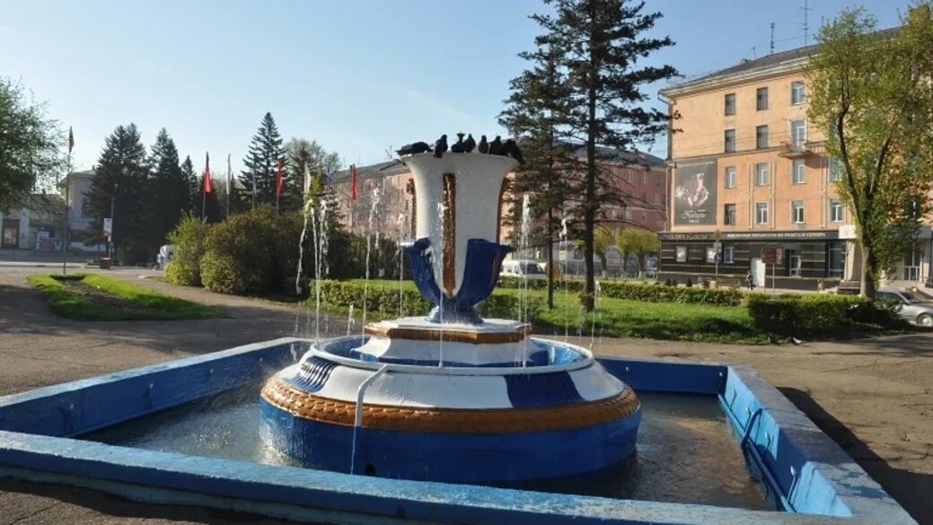 Рубцовск сайт города. Рубцовск алтайский край. фонтаны города рубцовска. рубцовск вокзал фонтан. площадь города рубцовск.