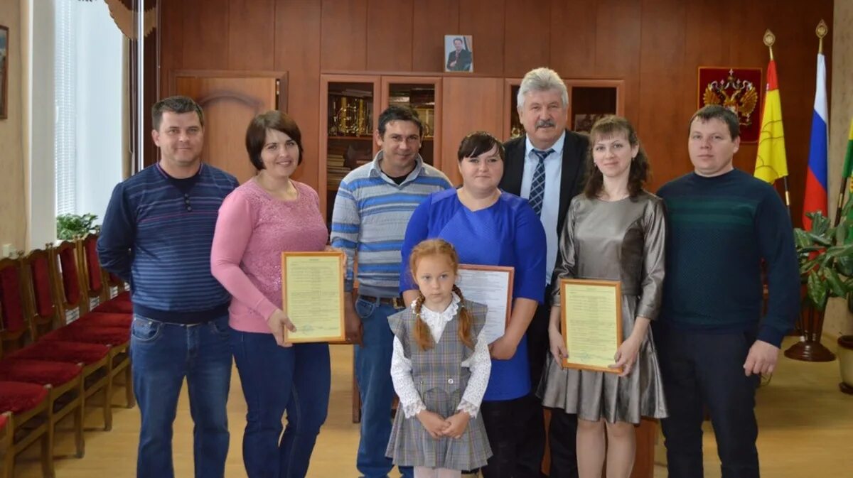 Погода эртиль воронежская на неделю. Буравцовская СОШ Эртильского района Воронежской области. Администрация Эртильского района. Администрация город Эртиль. Мэр города Эртиль.