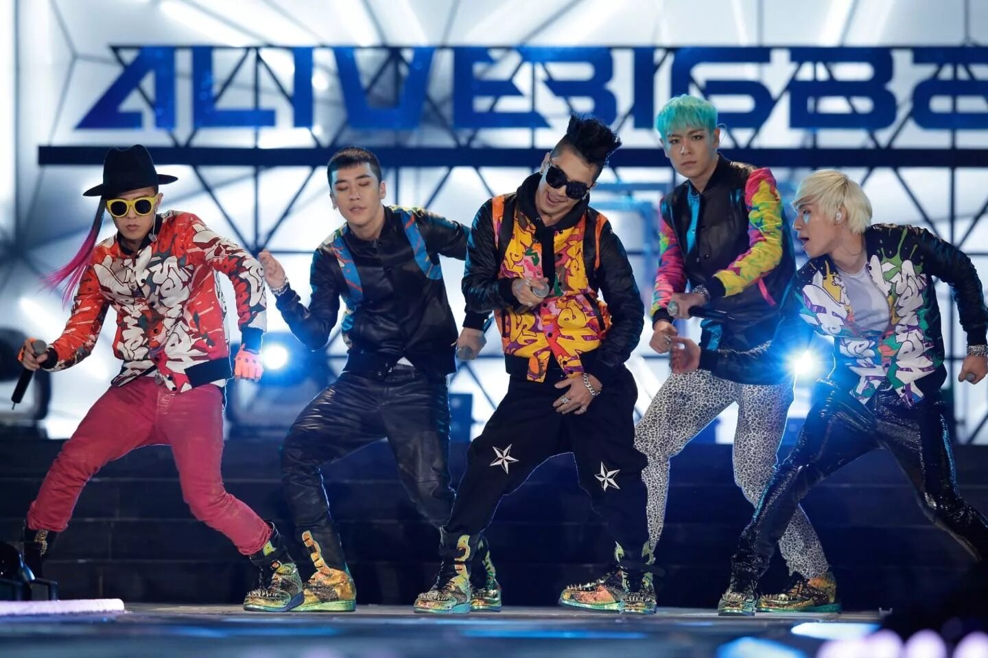 Bigbang bang bang bang. Биг бэнг группа. Big Bang Concert. Big Bang концерт. BIGBANG группа Кореи.