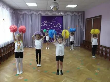 Танец с султанчиками в детском саду